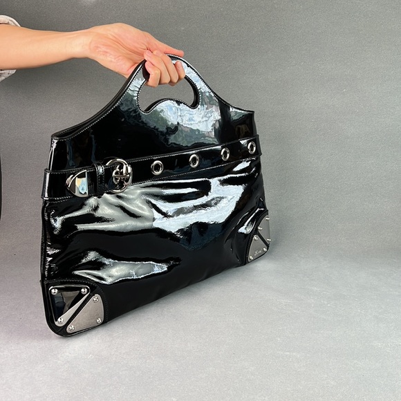 Gucci top handle clutch black mirror finish silver hardware, like new - Picture 4 of 12